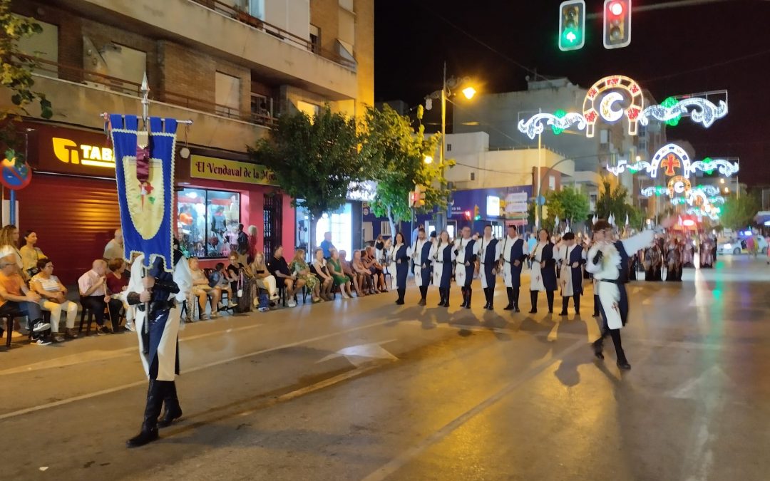 LA MESNADA CABALLEROS Y DAMAS DEL MAYORAJO DESFILA EN MOLINA DE SEGURA