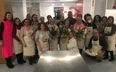 Taller de dulces navideños a cargo de la kábila Andelma.