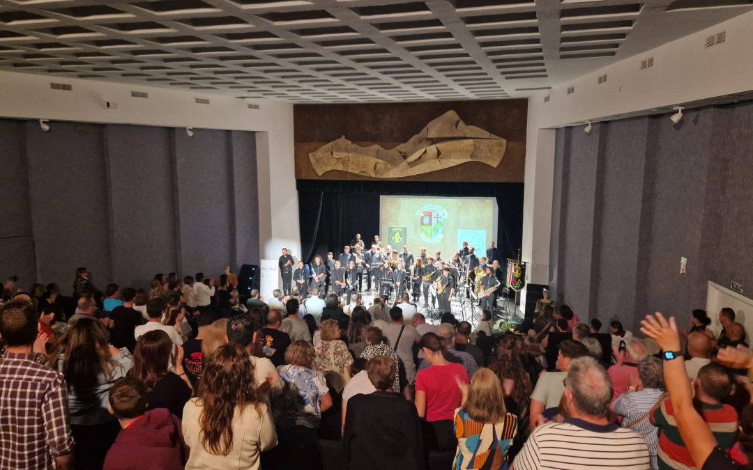 La banda sonora de las Fiestas del Escudo resuena en el Aurelio Guirao.